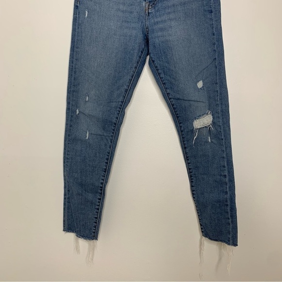 Levi’s medium wash high rise button fly wedgie skinny distressed jeans - Picture 2 of 9